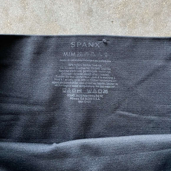 Spanx Look at Me Now Seamless Leggings medium - Picture 3 of 5